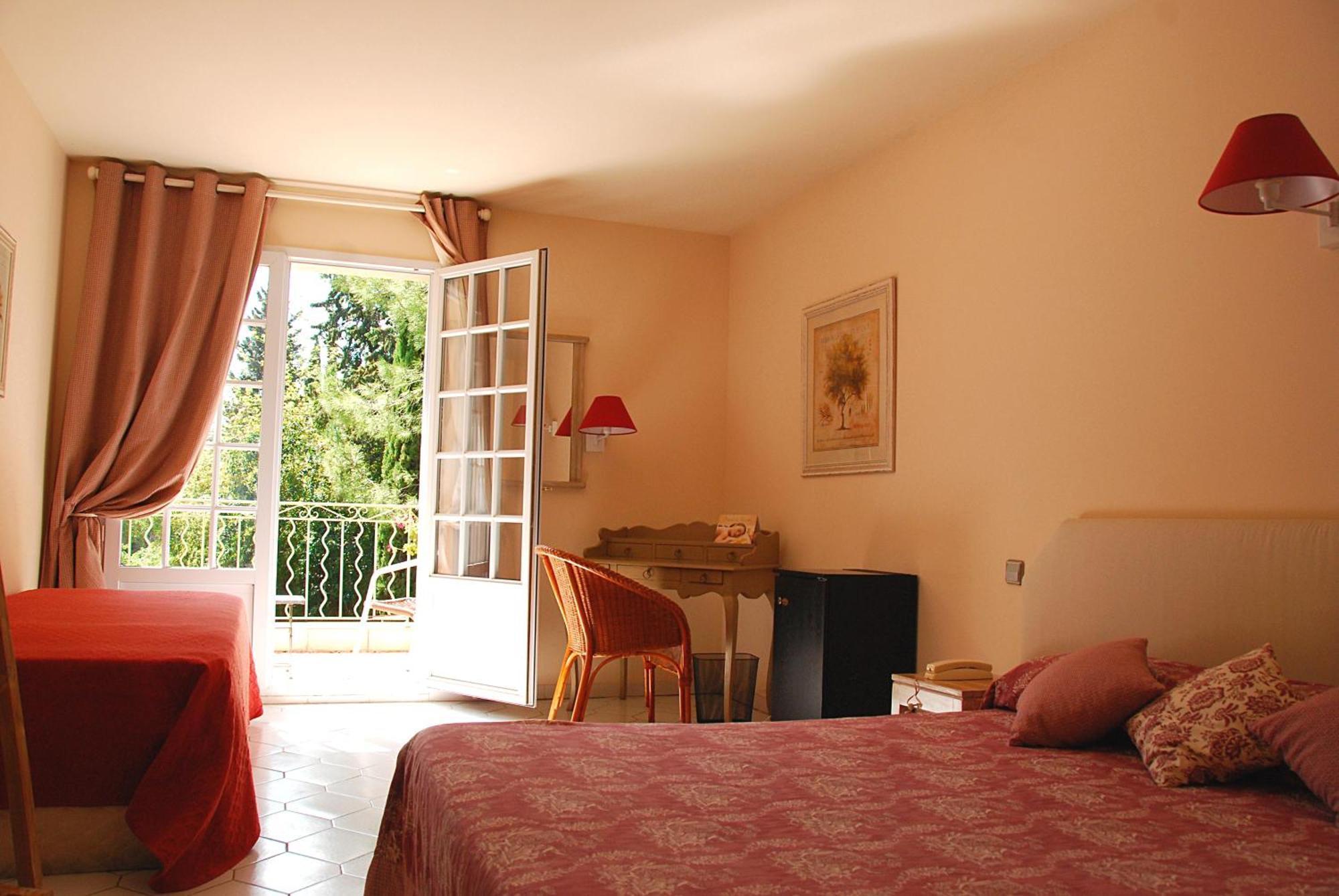 Hotel Les Mazets Des Roches Tarascon Phòng bức ảnh