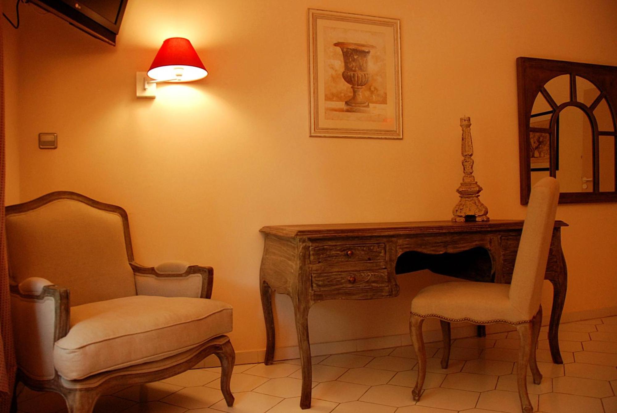 Hotel Les Mazets Des Roches Tarascon Phòng bức ảnh