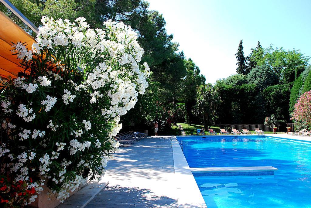 Hotel Les Mazets Des Roches Tarascon Ngoại thất bức ảnh