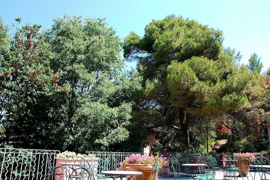 Hotel Les Mazets Des Roches Tarascon Ngoại thất bức ảnh