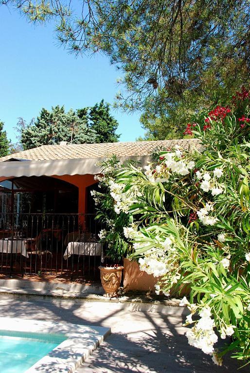 Hotel Les Mazets Des Roches Tarascon Ngoại thất bức ảnh