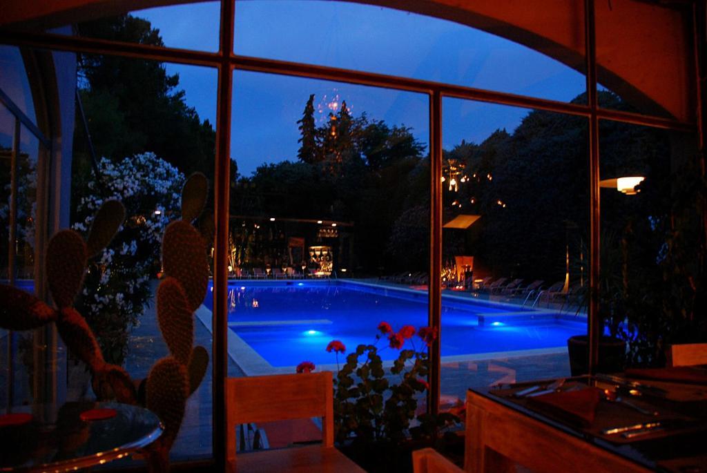 Hotel Les Mazets Des Roches Tarascon Ngoại thất bức ảnh